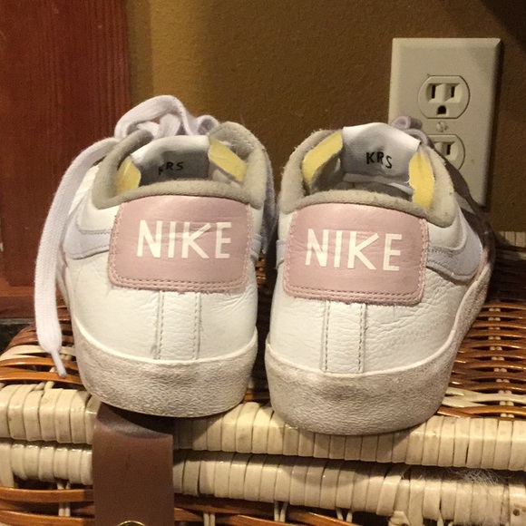 Nike Shoes - Nike sneakers jumbo KRS travel vacay rodeo cowgirl festival travel lounge cabin